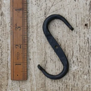 Shutter Dog Swivel Catch – Handforged Iron Window Shutter Catch 90mm
