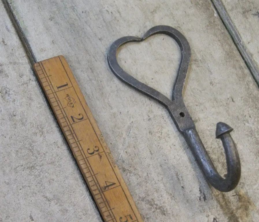 Love Heart Hook – Hand Forged Antique Iron (135mm / 5″)
