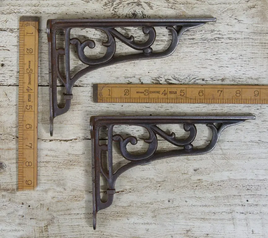 Heritage Shelf Bracket – Cast Antique Iron with Delicate Scrollwork Design