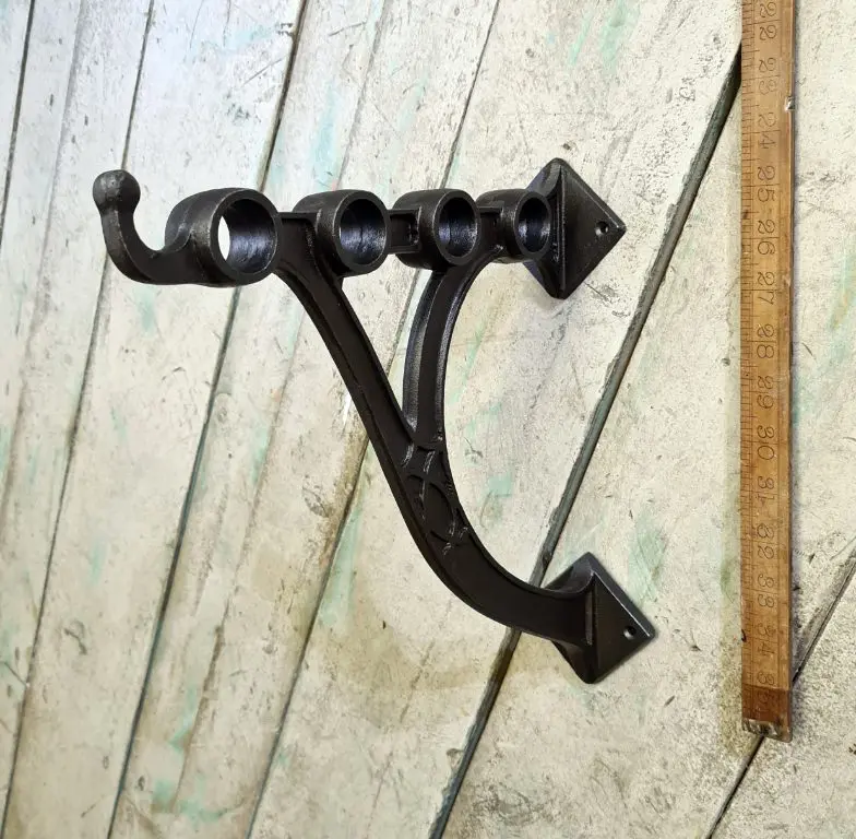 Luggage Carriage Bracket – Y-Shaped Antique Cast Iron Shelf Support (305mm x 290mm)