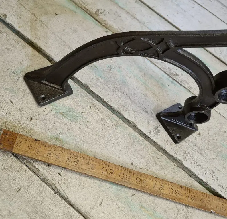 Luggage Carriage Bracket – Y-Shaped Antique Cast Iron Shelf Support (305mm x 290mm) - Image 3