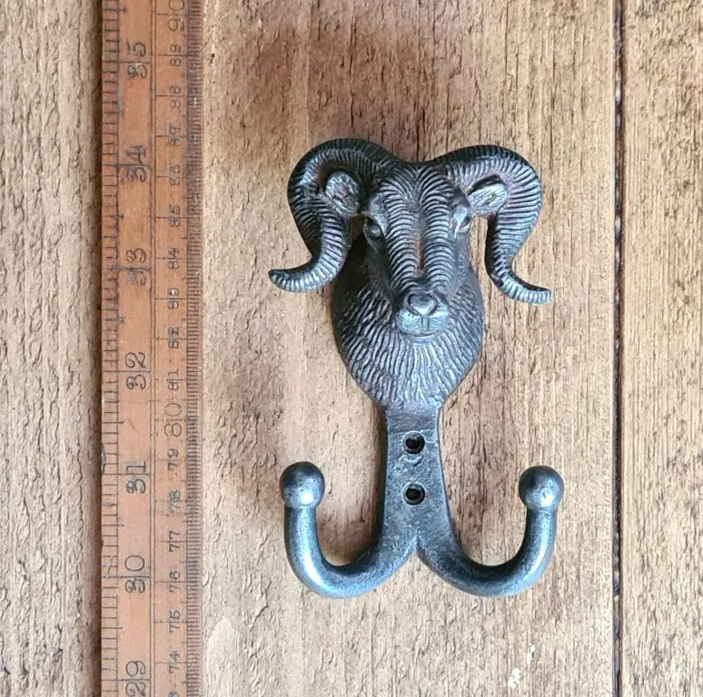 Rams Head Horned Double Hook – Cast Antique Iron 112mm x 70mm