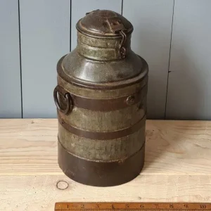 Antique Rust Milk Churn – Vintage Farmhouse Metal Planter (325mm)