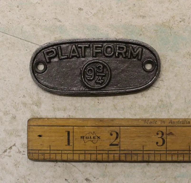 Platform 9¾ Small Oval Plaque – Cast Antique Iron 60mm x 35mm