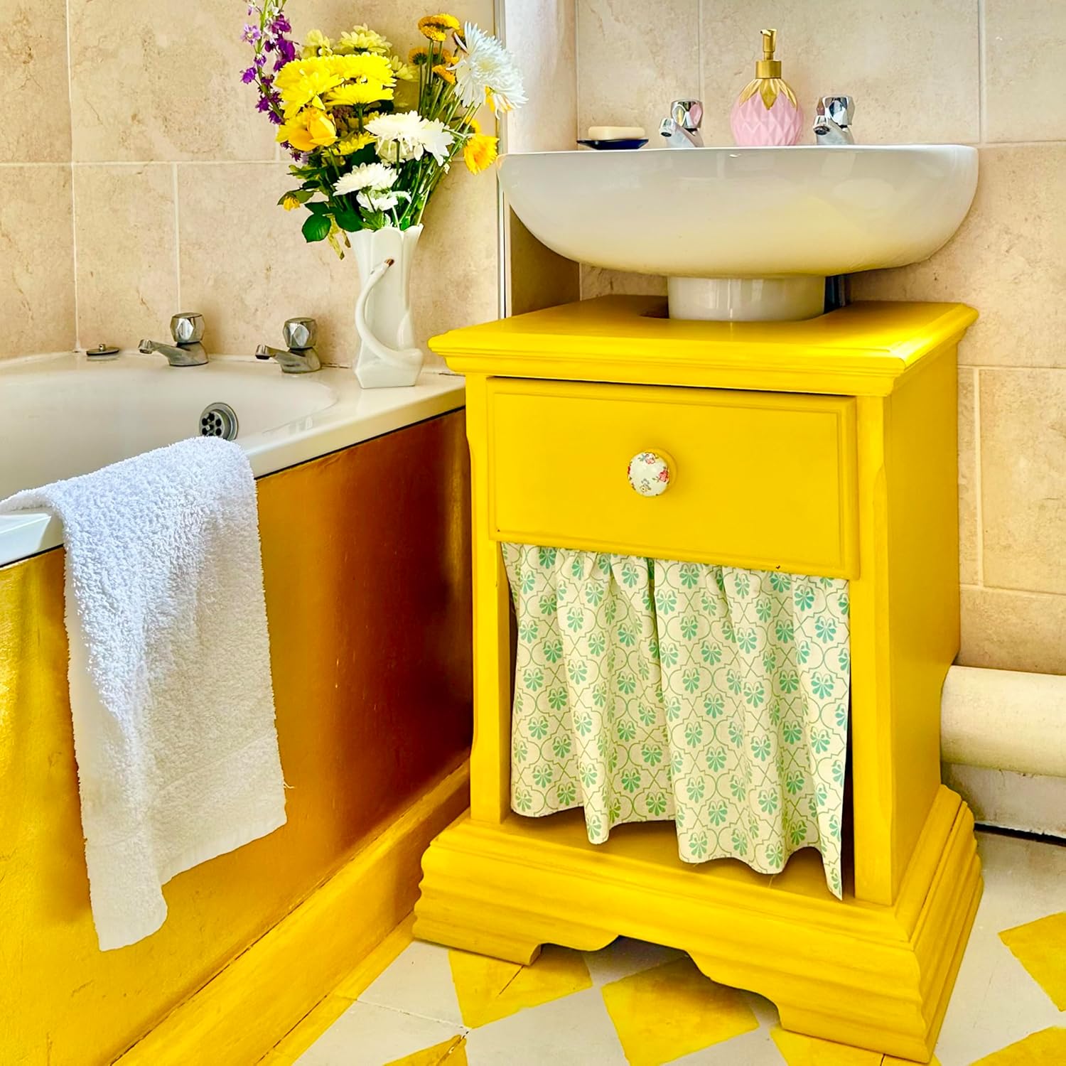 Jubilee Paint – Bunting Yellow - Image 3